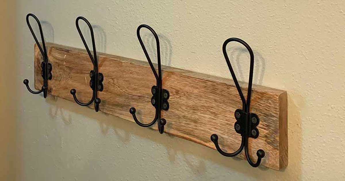Old Cedar Outfitters Wall and Ceiling Rod Rack Pine 9 Rods