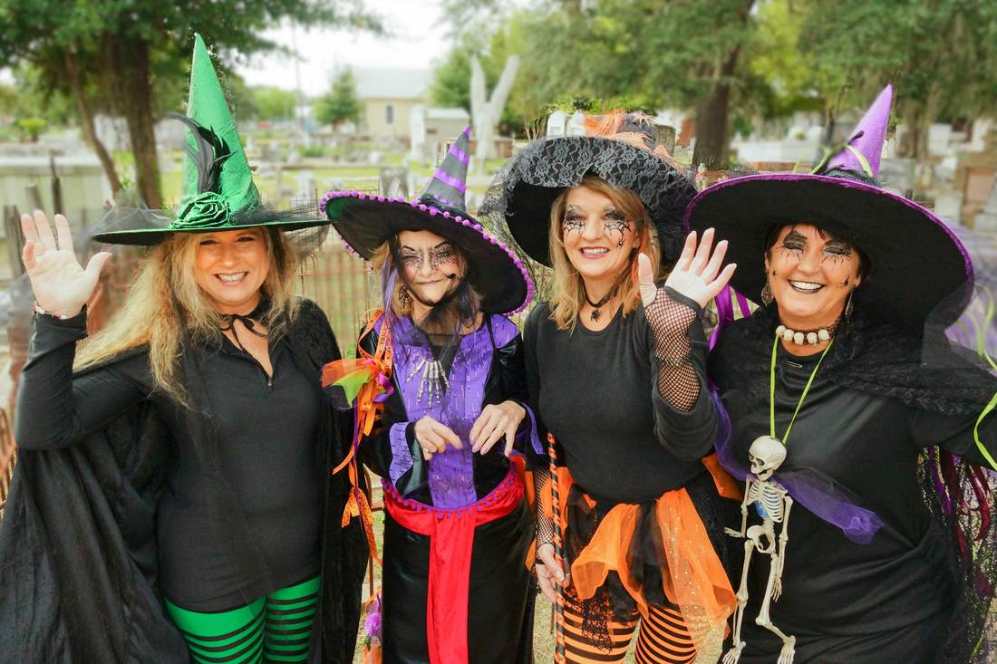 Witches Walk in Old Town - The Shoofly Magazine